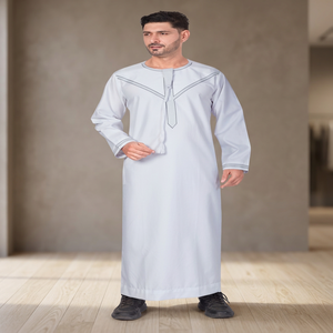 Thobe pour homme en polyester blanc léger, manches longues, longueur au sol, col classique, vêtements décontractés pour tous les jours, vêtements traditionnels du Moyen-Orient, vêtements du Ramadan - Product Image 3