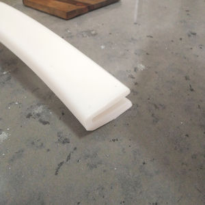 شريط حماية من رغوة EPDM من السيليكون على شكل حرف U مضاد للاصطدام شريط حافة للإحكام والحافة الواقية - Product Image 2