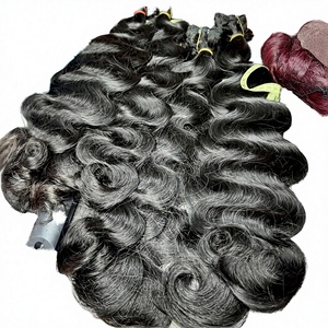 Venta al por mayor de cabello humano 100% natural a precio económico, extensiones de cabello rizado camboyano, ondulado húmedo, rizado suelto, con cordón/cabello tejido, no Remy - Product Image 2