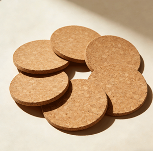 Sous-verres vierges en liège naturel Dingye Factory, isolants thermiques, antidérapants, réutilisables pour la maison, le bar et le bricolage, logo personnalisé, vente en gros - Product Image 1