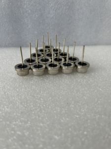 <span class=keywords><strong>Diode</strong></span> automatique <span class=keywords><strong>Diode</strong></span> à ajustement serré ZQ50A 600V diodes d'alternateur de voiture 50A 600V Matériau en cuivre Bon passage de <span class=keywords><strong>courant</strong></span> - Product Image 3