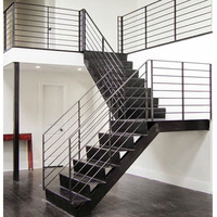 Kit de garde-corps pour escalier extérieur Prima Professional avec poteaux thermolaqués noirs et câbles en acier inoxydable 316 pour balcon