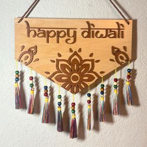 Décoration murale indienne pour la maison, panneau suspendu en bois découpé au laser, Joyeux Diwali - Product Image 1
