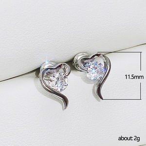 Boucles d'oreilles en forme de cœur en or blanc E1258, avec serti rond en zircon, pour femmes, cadeau romantique, bijoux à la mode - Product Image 6