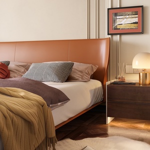 Dernier ensemble de lit moderne et luxueux de chambre à coucher de haute qualité Matelas à mémoire de forme Lit rembourré en cuir avec table de chevet - Product Image 4