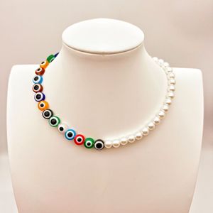 Collar de Moda con Diseño de Ojo Turco y Perlas de Imitación Coloridas, Joyería para Fiestas, Diseños de Colores Variados, Envío Aleatorio - Product Image 1