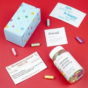 2025 Venta caliente mensaje de amor en una botella cápsula carta Linda amistad píldora cápsula para regalos juegos de fiesta carta de amor mensaje - Product Image 6