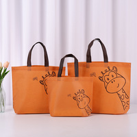 Sacs fourre-tout personnalisés en non-tissé spunbond avec poche diagonale, imprimés à l'écran, pliables, laminés, écologiques, pour vêtements, cadeaux et shopping