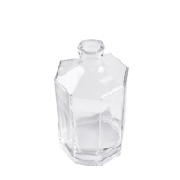 Bouteille à vin en verre blanc cristal carré à vente chaude, gravure, finition mate, capacité personnalisable pour les spiritueux, la vodka, le whisky, le rhum
