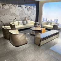Meubles sur mesure de luxe léger italien pour salon, chambre et villa : canapé modulable en bois pour grands espaces.