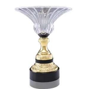 סיטונאי יפה מתכת מותאם אישית גביע קריסטל אגרטל למעלה זכוכית גביעים
