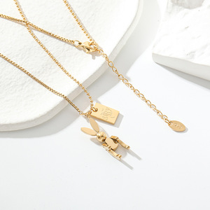 Nuova Collana a Catena con Maglie Bad Bunny in Acciaio Inossidabile Placcato Oro 18K PVD. Collana con Ciondolo Coniglio in Stile Hip-hop Rock - Product Image 4