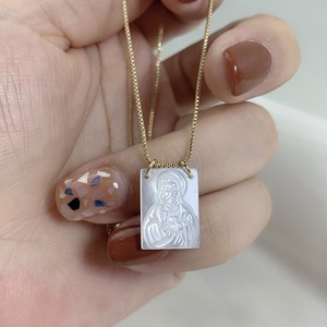 Collar con Colgante <span class=keywords><strong>de</strong></span> la <span class=keywords><strong>Virgen</strong></span> María <span class=keywords><strong>de</strong></span> Guadalupe en Concha <span class=keywords><strong>de</strong></span> Nácar, Joyería Religiosa para Mujer - Product Image 4