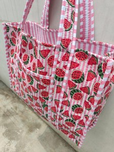 Sac fourre-tout matelassé en coton à imprimé fruits réversible, sac à bandoulière de voyage fait main, sac à main élégant pour tous les jours - Product Image 3