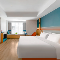 Fournisseur direct d'usine de mobilier de luxe sur mesure pour salons d'hôtels 5 étoiles et appartements, incluant des têtes de lit capitonnées et des lits d'hôtel.
