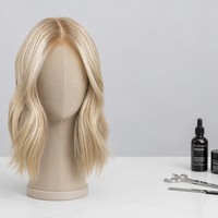 Perruque Lace Frontale Blond Cendré Ondulée Cheveux Humains Raie Latérale Naturelle Ondulations Souples Pré-Pluckées Ligne de Cheveux Pré-Plumée Bonnet Sans Colle Personnalisable