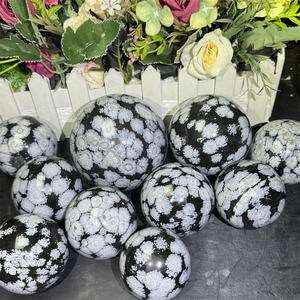 Cristaux naturels de guérison en gros, sphère de cristal d'obsidienne flocon de neige polie à la main pour le Feng Shui et la décoration intérieure - Product Image 5