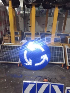 Panneau de signalisation routière solaire rond, panneau d'avertissement circulaire LED bleu clignotant rotatif pour la sécurité routière sur autoroute - Product Image 2