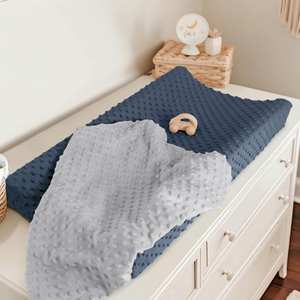 Housse de table à langer en peluche douce à pois Minky, respirante, pour bébés filles et garçons - Product Image 3