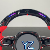 Volant YZ personnalisé à fond plat avec LED rouges et poignées en fibre de carbone forgée, compatible avec l'intérieur des Lamborghini Huracan et Urus