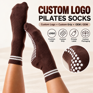 Chaussettes de yoga et de pilates antidérapantes avec logo personnalisé, votre propre design, chaussettes de sport pour femmes pour le pilates et le yoga - Product Image 1