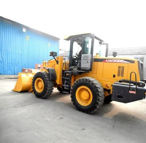 Cargador Agrícola, Minicargador, Cargador Pequeño, Alta Eficiencia, Motor Diésel, Capacidad de 1.5-2.5 CBM, Modelo LW300FN - Product Image 3