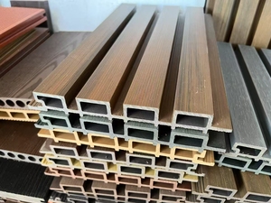 WPC <span class=keywords><strong>PE</strong></span> tấm Tường hiện đại xây dựng ngoài trời composited tường ốp cho khách sạn bên ngoài bức tường - Product Image 2