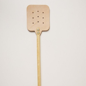 Raquette anti-moustiques transfrontalière à manche en bois, raquette anti-moustiques en cuir PU, outil anti-moustiques pour le camping en extérieur. - Product Image 2