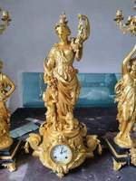 Jam Dinding dan Tempat Lilin Gaya Prancis Berlapis Emas 24K dari Kuningan Padat dengan Figur Dewi Cahaya & Mekanisme Pertanian