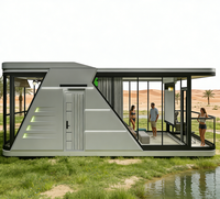 Maison capsule spatiale à structure en acier alimentée par l'énergie solaire, maisonnette à panneaux sandwich pour glamping, vente en gros directe d'usine