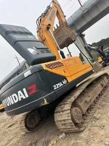 Excavadora de cadenas Hyundai 225LVS usada de 22 toneladas, 95% NUEVA, pocas horas de uso, con motor y componentes principales de la caja de engranajes, modelo hidráulico 2024 - Product Image 2