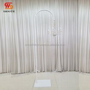 โคมไฟระย้าทรงพระจันทร์ 8 ฟุต รุ่นคลาสสิค โครงโลหะสีทอง สำหรับงานแต่งงาน แบบตั้งพื้น ตกแต่งงานอีเว้นท์ - Product Image 4