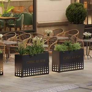 กระถางดอกไม้สแตนเลสสำหรับกลางแจ้ง HX03 ชุดกระถางดอกไม้แบบต่อประกอบได้สำหรับตกแต่งถนนเชิงพาณิชย์ รางปลูกดอกไม้กลางแจ้งพร้อมขาตั้งเหล็ก - Product Image 3