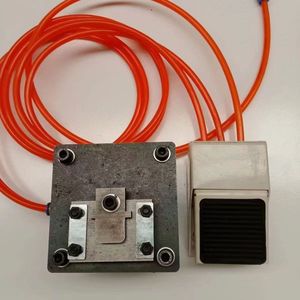 Machine pneumatique portative intégrée pour <span class=keywords><strong>le</strong></span> pliage d'angles <span class=keywords><strong>de</strong></span> plafond, pour la pliage <span class=keywords><strong>de</strong></span> profilés triangulaires et <span class=keywords><strong>de</strong></span> plaques alvéolaires, Origine Chine - Product Image 3