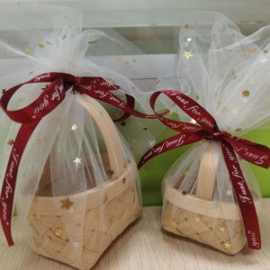 Nouveau <span class=keywords><strong>panier</strong></span>-cadeau en bambou de copeaux de bois <span class=keywords><strong>panier</strong></span>-cadeau d'invité de mariage de petite taille pour la boîte de <span class=keywords><strong>sucre</strong></span> de Table cosmétique de bonbons - Product Image 3