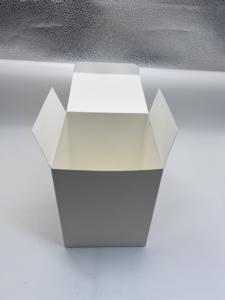 แผ่นกระดาษลูกฟูกแบบเรียบง่ายสีขาวเรียบแผ่นป้ายแขวนกางเกงยีนส์ลายนูนสี่เหลี่ยมพับได้เคลือบผิวด้านรีไซเคิลได้เป็นมิตรต่อสิ่งแวดล้อม - Product Image 6