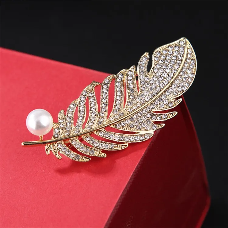 European and American fashion atmospheric feather leaf brooch clothing accessories men and women rhinestone alloy brooch