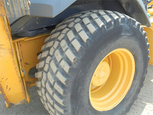 Chargeuse compacte à roues d'occasion, petite, de ferme, 2014, John Deere 410k, faible nombre d'heures de service, chargeuses à pelle arrière - Product Image 3