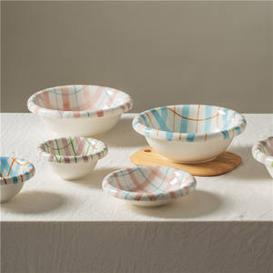 Juego de Platos de Cerámica Gruesa con Diseño de Cuadrícula Pintado a Mano en Tonos Pastel, Vajilla para el Hogar - Product Image 5