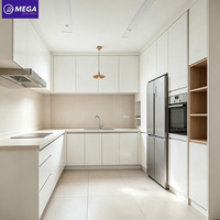 Ensemble complet d'armoires de cuisine modulaires à panneaux plats blancs, en panneaux résistants à l'humidité, taille personnalisée pour les constructeurs, vente en gros pour appartements