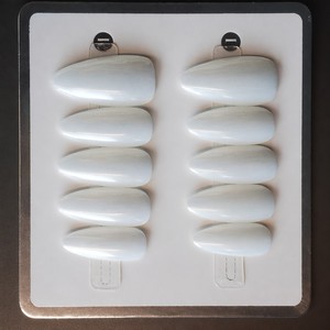 Faux ongles autocollants blancs holographiques en amande, couvrance totale, avec colle, longueur courte à moyenne pour usage quotidien - Product Image 4