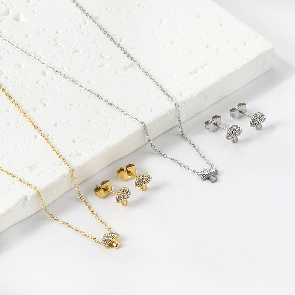 Ensemble de champignons avec strass (or)