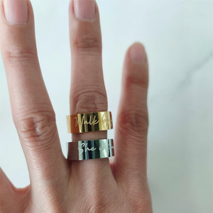 Anello Personalizzato con Incisione Profonda 'She Is <span class=keywords><strong>Fearless</strong></span>' 8mm, Placcato Oro e Argento, Impermeabile, in Acciaio Inossidabile, Gioielli per Donne e Uomini - Product Image 6