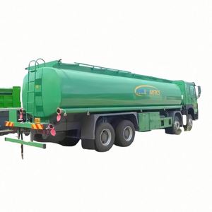Camión Cisterna de Combustible HOWO Nuevo 8x4 de Aleación de Aluminio para Transporte de Petróleo con Capacidad de 15001-30000L - Product Image 1