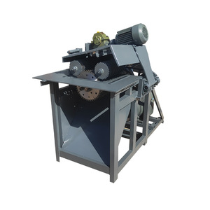 Petite scie à bois multi-lames entièrement automatique pour la découpe de palettes et de bandes de bois carrées et rondes - Product Image 1
