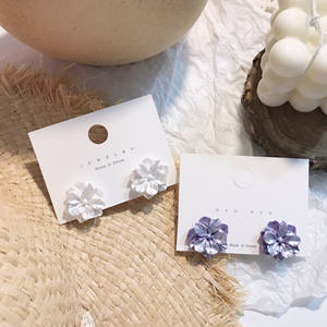 Pendientes de Botón de Resina con Flores, Modernos, Bonitos y de Alta Calidad, Hipoalergénicos, con Clips, para Mujer, para Fiestas, 2025 - Product Image 5