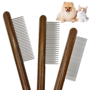 Peigne démêlant de luxe en bois personnalisé avec logo laser pour le toilettage des chats, brosse lissante pour le toilettage des chiens et des animaux de compagnie - Product Image 1