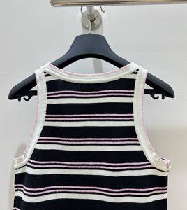 Top lavorato a maglia con colletto a forma di O a righe colorate, stile casual estivo, per donna - Product Image 4