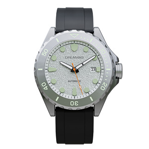 Montre de plongée en titane pour homme, résistance à l'eau 500M, luminescence bleue suisse BGW9, cadran en fibre de carbone, bracelet en fluororubber - Product Image 1