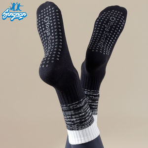 En Stock Color sólido Yoga Pilates agarre calcetines personalizados al por mayor de alta calidad antideslizante agarre calcetines Venta caliente deporte agarre Calcetines - Product Image 3